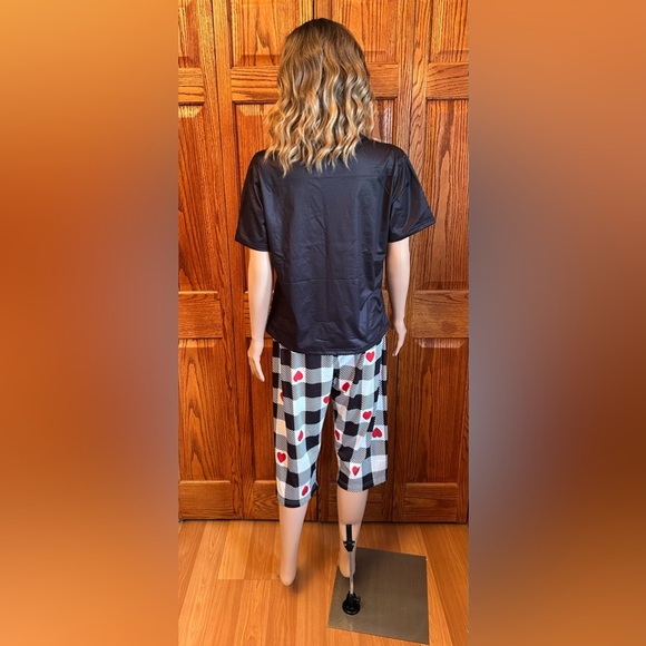 NWOT Black and White Checkered Pajama Set with Red Heart Accents Size Medium - Picture 3 of 15